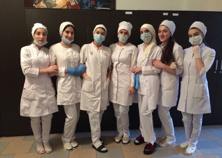 Студенты Медицинского колледжа на производственной практике в Хасавюртовской центральной городской больнице им. Р.П. Аскерханова.