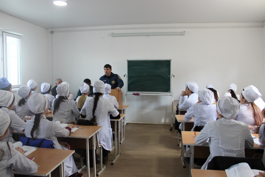 Встреча студентов нашего Колледжа с представителями ГО МЧС г. Хасавюрт