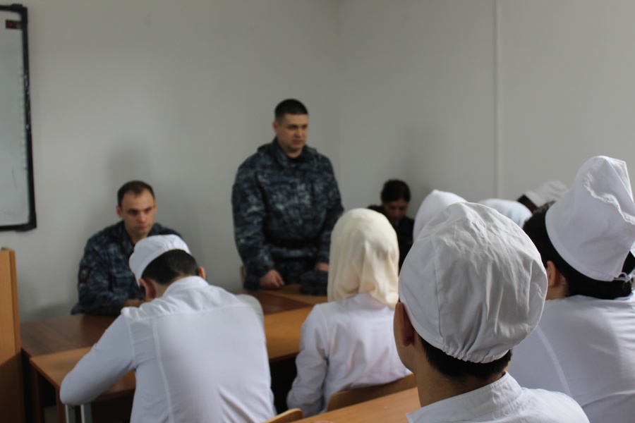28 марта 2018 г. в Медицинском колледже  г. Хасавюрт  сотрудники мобильной бригады полиции провели лекцию по правовому информированию студентов.