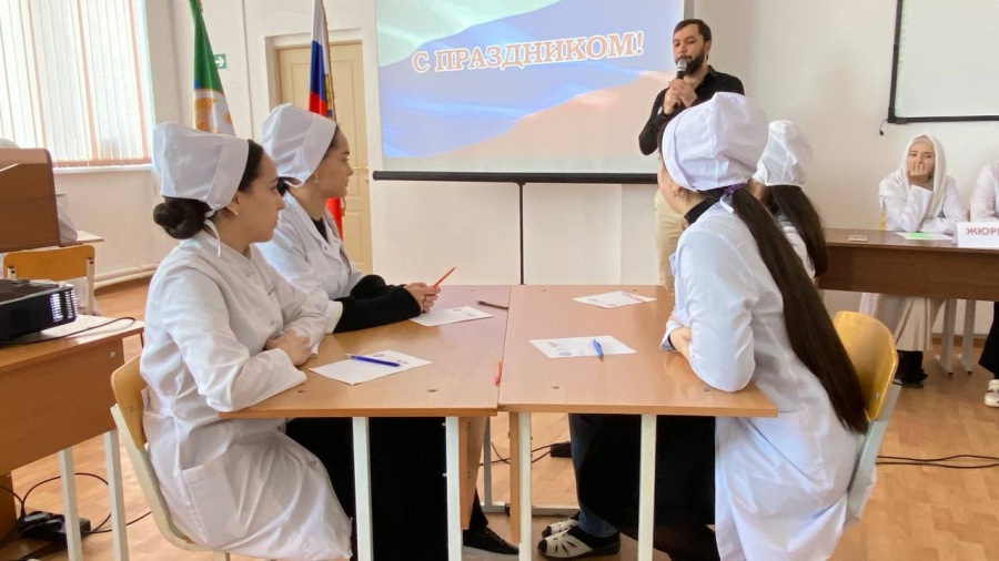 Интеллектуальная викторина «Игры разума» на тему: «Знатоки Конституции»