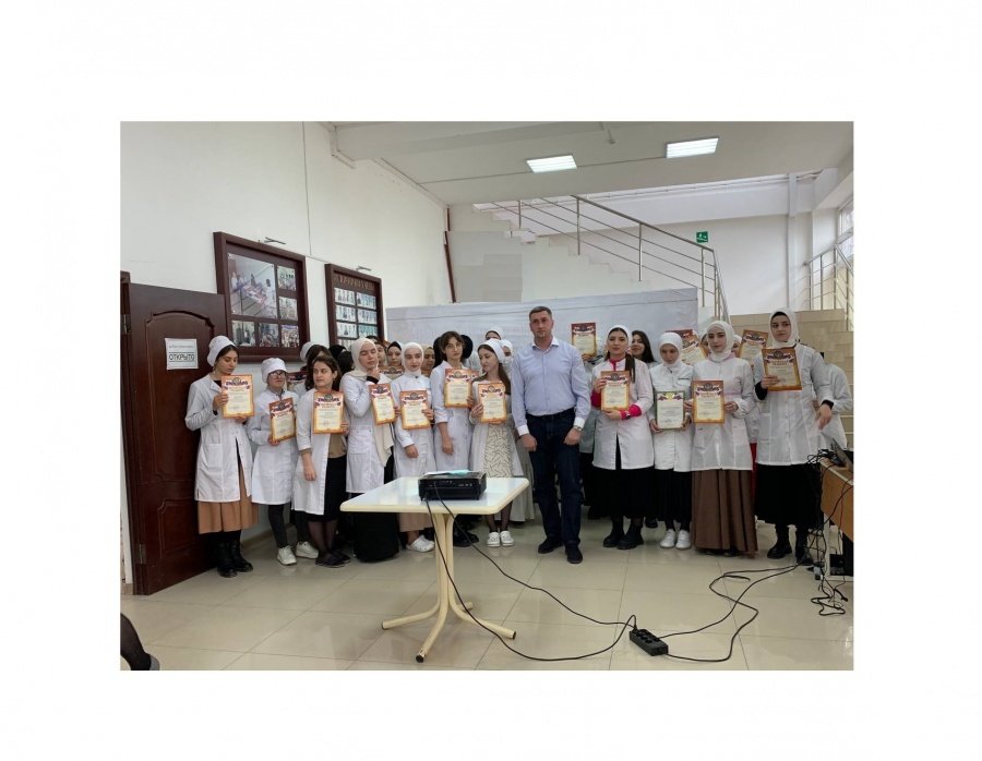 Торжественная линейка, посвященная Дню российского студенчества.