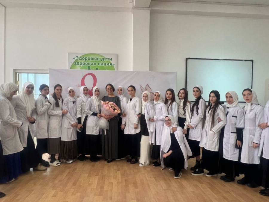 Внеклассное мероприятие, посвященное Международному женскому дню 8 марта