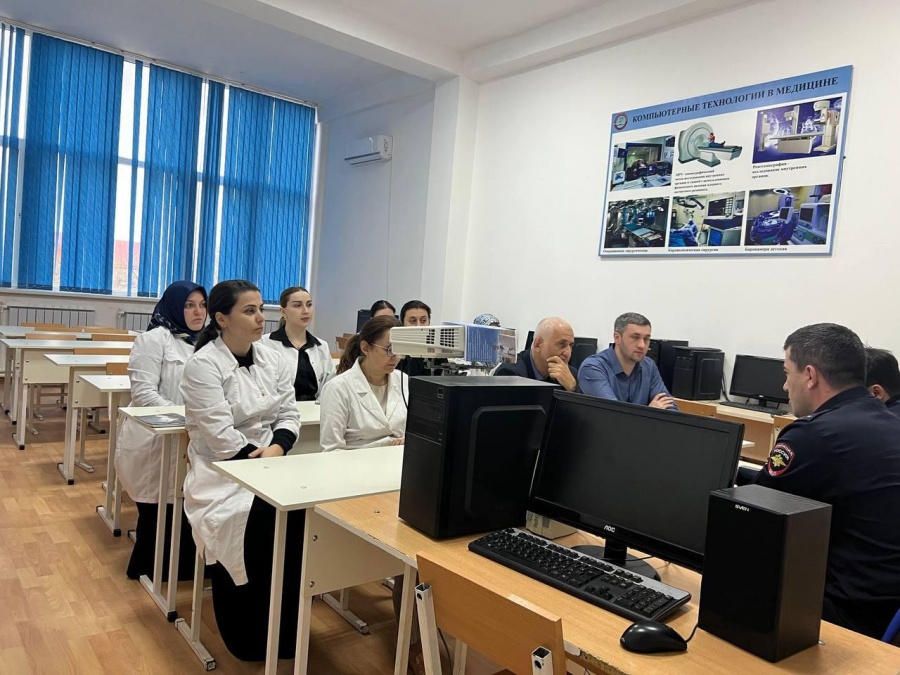 Встреча педагогов с сотрудниками МВД России по г.Хасавюрт