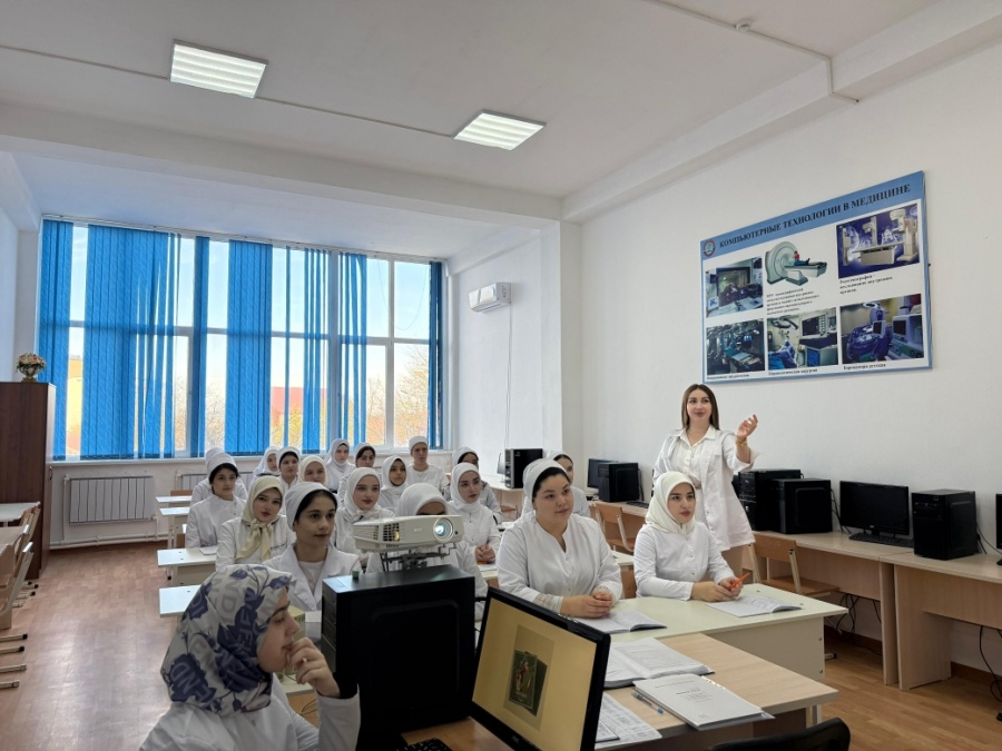 ЕСТЬ ТАКАЯ ПРОФЕССИЯ-РОДИНУ ЗАЩИЩАТЬ !