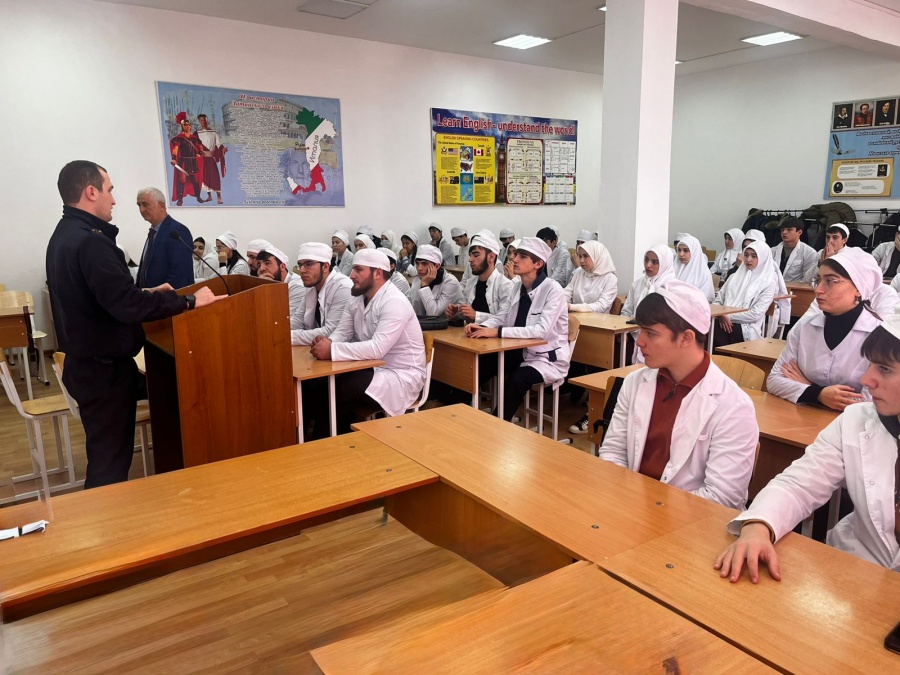 Встреча с инспектором НПДН ЛОП, лейтенантом полиции Герехановым Адамом Артуровичем