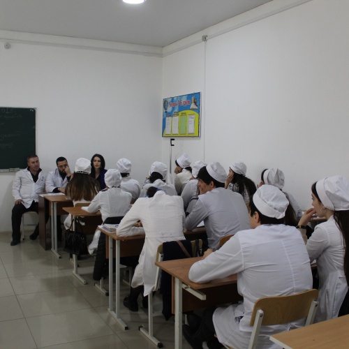Встреча студентов  "Медицинского колледжа" г. Хасавюрт с представителями центра «Здоровья».