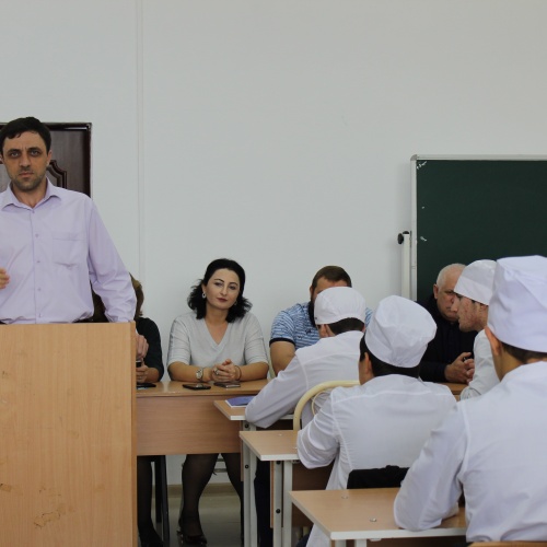 Встреча студентов с лекторской группой при администрации МО “г.Хасавюрт”