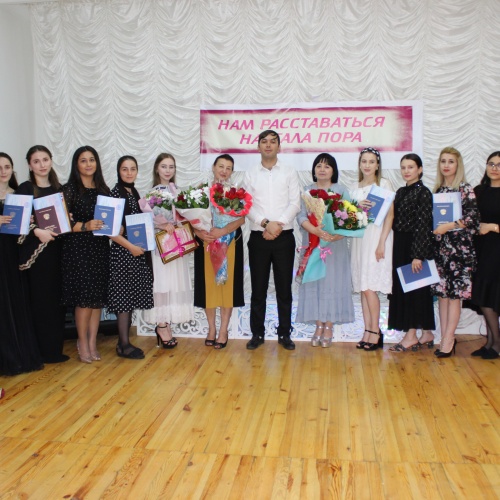 Торжественное вручение заветных дипломов первому выпуску Медицинского колледжа г.Хасавюрт