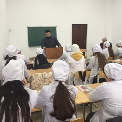 Встреча с имамом квартальной мечети.