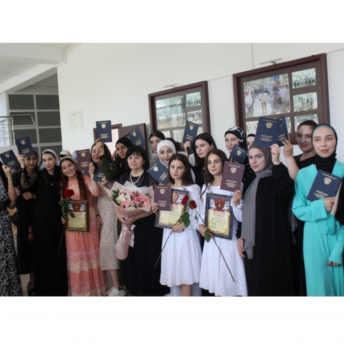 Вручение диплома - заветная мечта каждого студента.