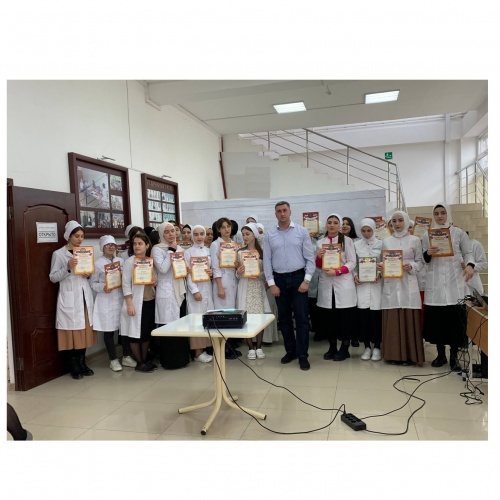 Торжественная линейка, посвященная Дню российского студенчества.