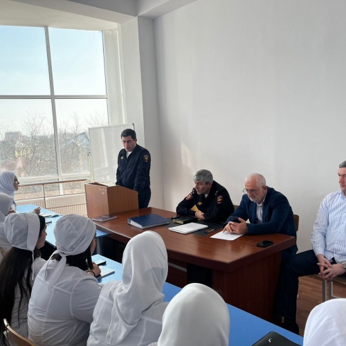 Встреча сотрудников ОМВД России по г.Хасавюрт со студентами.