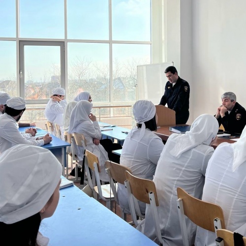 Встреча сотрудников ОМВД России по г.Хасавюрт со студентами.