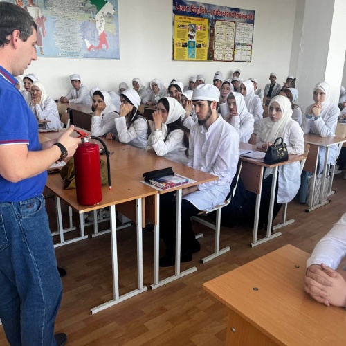 7 апреля в ПОАНО «Медицинский колледж»г.Хасавюрт состоялся открытый урок по безопасности жизнедеятельности на тему :«Пожарная безопасность в колледже»