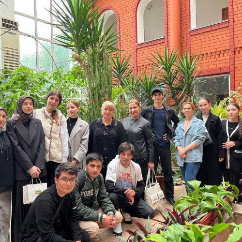 Гастроли кумыкского драмматического театра имени Салаватова в Хасавюрте.